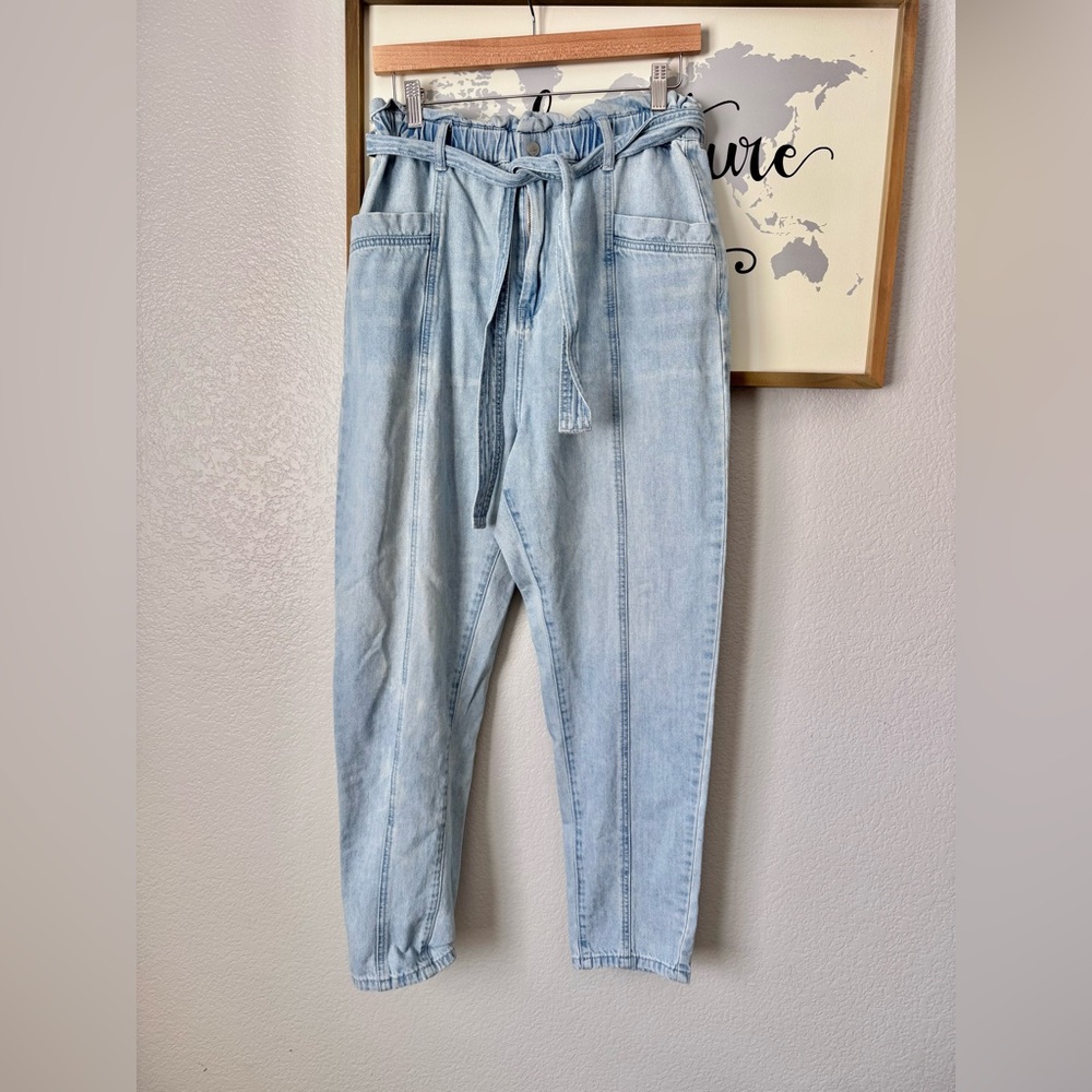 BLANK NYC paperbag waist tie denim straight jeans lightwash